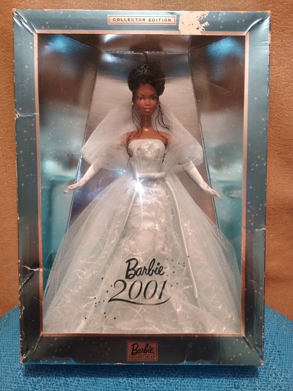 Barbie/ 2001 Collector Edition Doll. - Picture 3 of 5